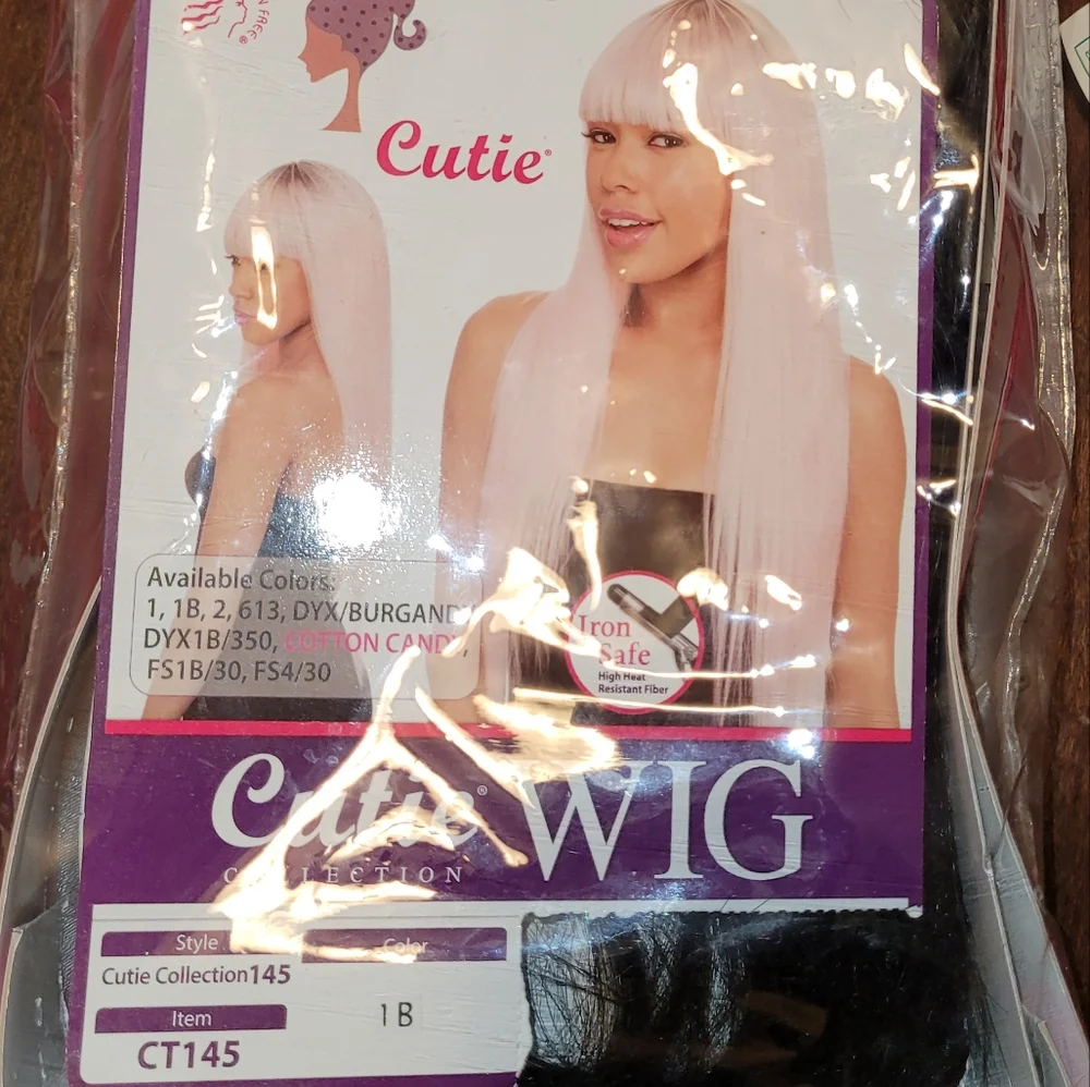 Wig - Picture 3 of 3